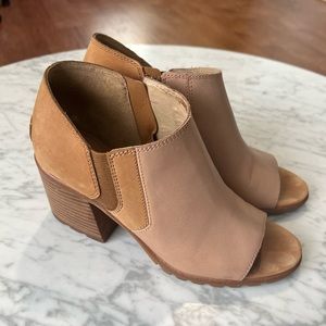 Sorel open toed leather booties